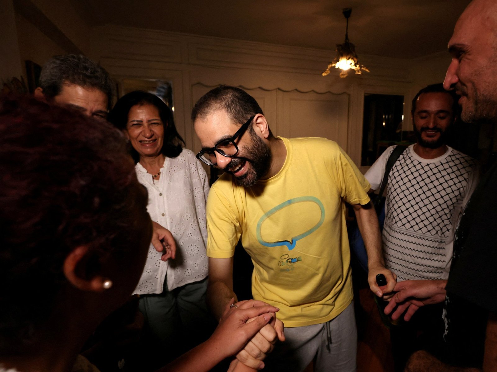 Egyptian-British activist Alaa Abd El-Fattah freed after Sisi pardon | Human Rights News