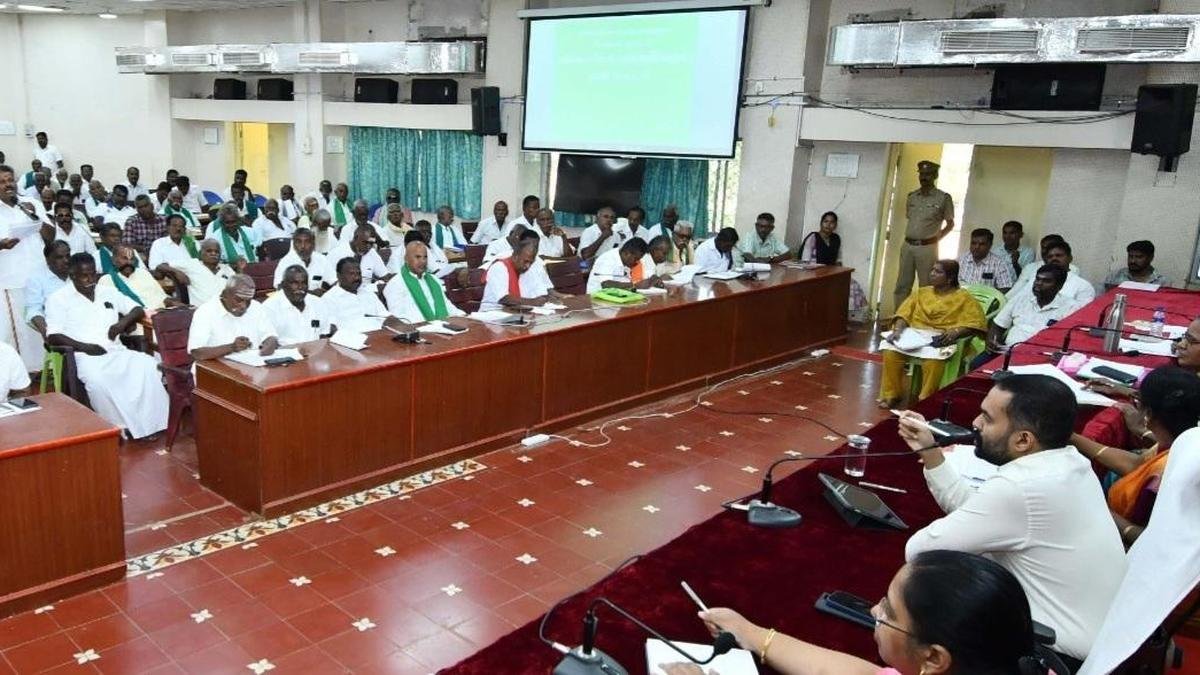 Officials are giving incorrect information on felling of karuvelam trees, farmers tell Sivaganga Collector