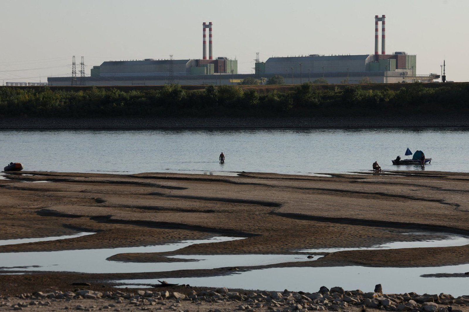 Heatwave forces nuclear shutdown in Hungary | Climate Crisis